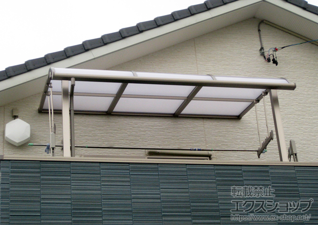 静岡県浜松市のLIXIL リクシル（トステム）のバルコニー・ベランダ屋根 ライザーテラスII R型 屋根タイプ  積雪〜20?対応 施工例