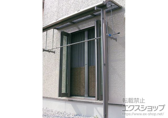 鳥取県鳥取市のLIXIL リクシル（トステム）のテラス屋根 ライザーテラスII R型 1500 テラスタイプ 単体 積雪〜50?対応+吊り下げ物干し ロング 標準 2本入×1セット（取付桟共） 施工例