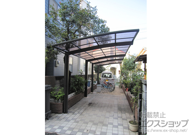 埼玉県所沢市のLIXIL リクシル（トステム）のカーポート カーブポートシグマIII 縦連棟　積雪〜30cm対応 施工例