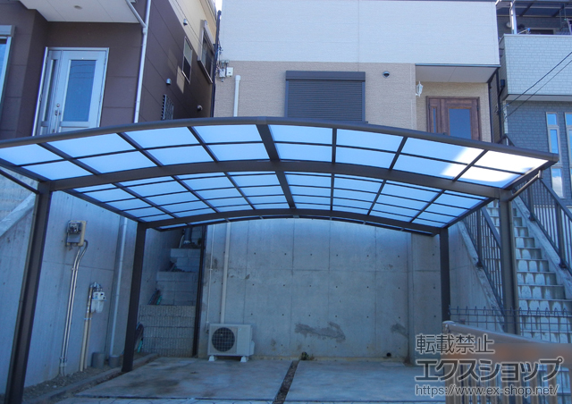 大阪府富田林市のLIXIL リクシル（トステム）のカーポート カーブポートシグマIII ワイド　積雪〜30cm対応 施工例