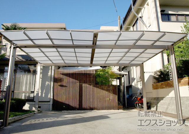 滋賀県湖南市のLIXIL リクシル（トステム）のカーポート エックスルーフ ワイド 積雪〜30cm対応 施工例