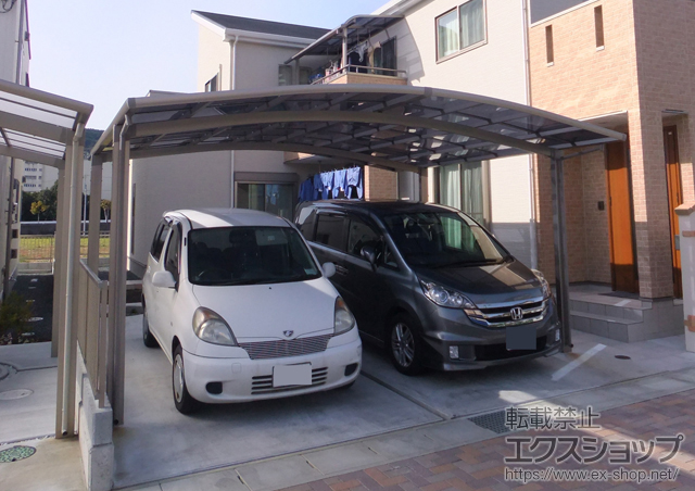 静岡県富士宮市のLIXIL リクシル（トステム）のカーポート カーブポートシグマIII ワイド 積雪〜30cm対応 施工例