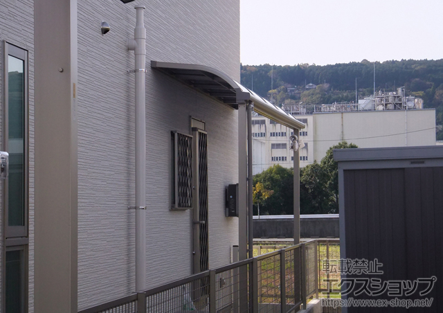 静岡県富士宮市のLIXIL リクシル（トステム）のテラス屋根 ライザーテラスII R型 テラスタイプ 単体 積雪〜20cm対応 施工例