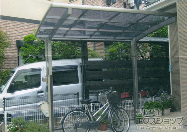 埼玉県草加市のLIXIL リクシル（トステム）のサイクルポート・自転車置き場 カーブポートシグマIII ミニ　積雪～30cm対応 施工例