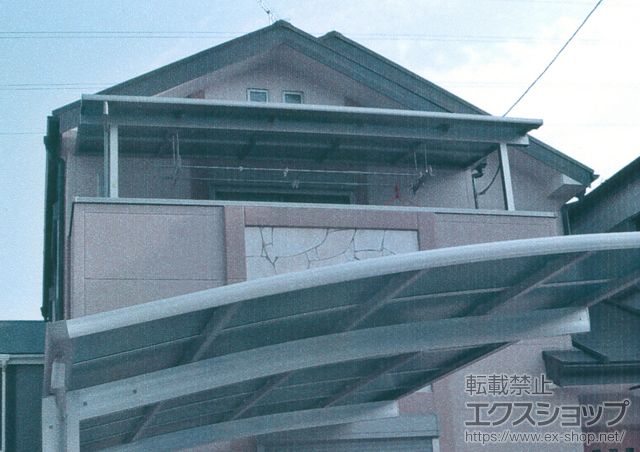 大阪府堺市のLIXIL リクシル（トステム）のバルコニー・ベランダ屋根 ライザーテラスII F型 単体 屋根タイプ 積雪〜20cm対応 施工例