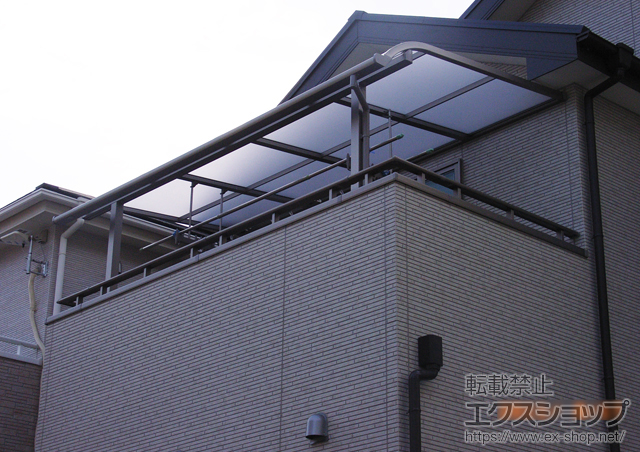 静岡県浜松市のLIXIL リクシル（トステム）のバルコニー・ベランダ屋根 ライザーテラスII R型 単体 屋根タイプ 積雪〜20cm対応 施工例