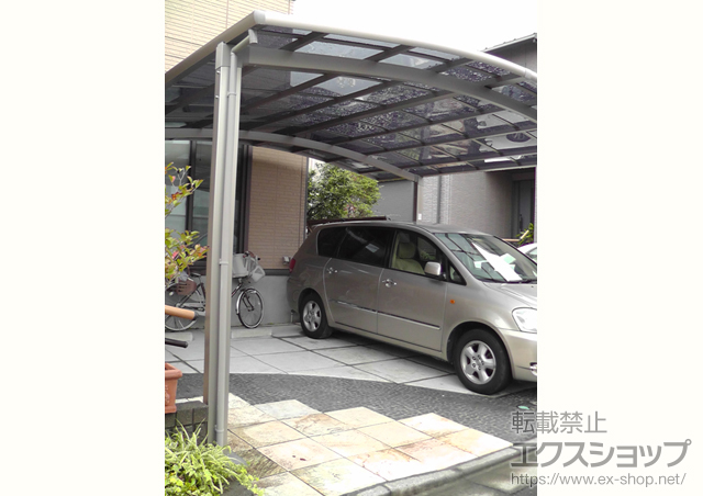 神奈川県川崎市のLIXIL リクシル（トステム）のカーポート カーブポートシグマIII ワイド 積雪〜30cm対応 施工例