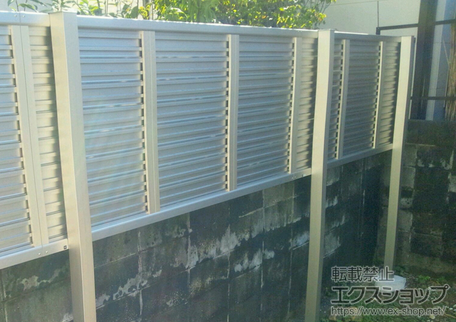 高知県高知市ののフェンス・柵 エクスラインフェンス7型　多段柱タイプ 施工例