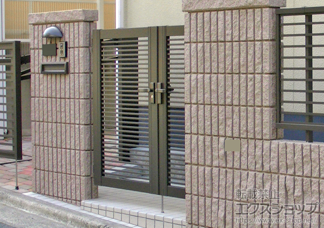 広島県広島市のの門扉 プリレオR1型　親子開き　埋め込み仕様 施工例