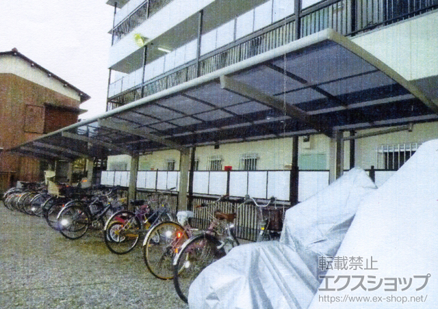 東京都世田谷区のLIXIL リクシル（トステム）のサイクルポート・駐輪場 カーブポートシグマIII ミニ 縦連棟 積雪〜30cm対応 施工例