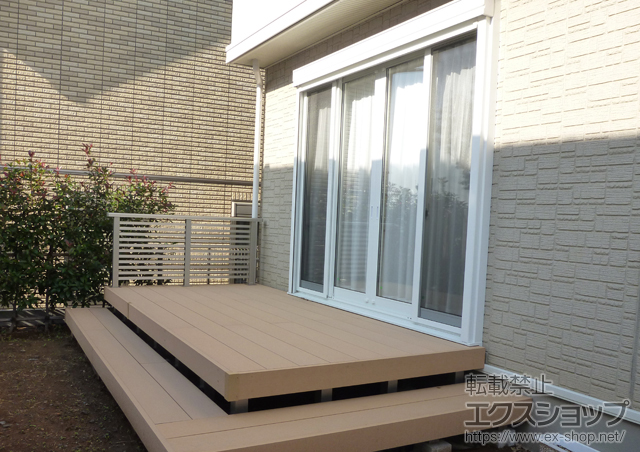 神奈川県横浜市ののウッドデッキ リウッドデッキ 200 単体+シンプルモダンデッキフェンス7型＜半目隠し横格子タイプ＞ 施工例