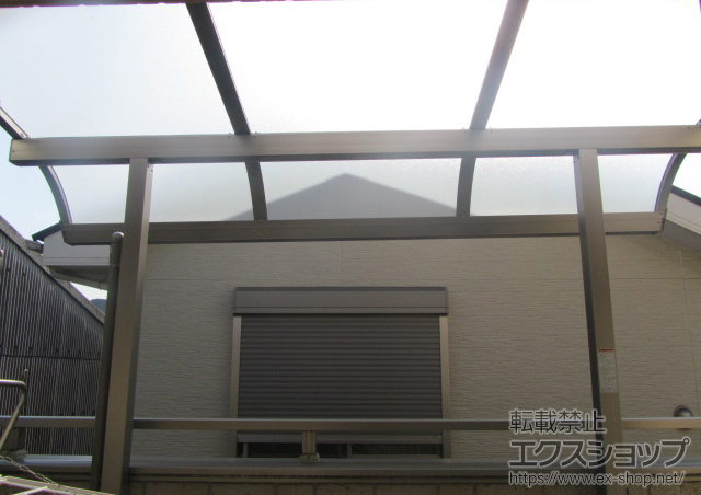 奈良県桜井市のLIXIL リクシル（トステム）のバルコニー・ベランダ屋根 ライザーテラスII R型 屋根タイプ 単体　積雪〜20cm対応 施工例