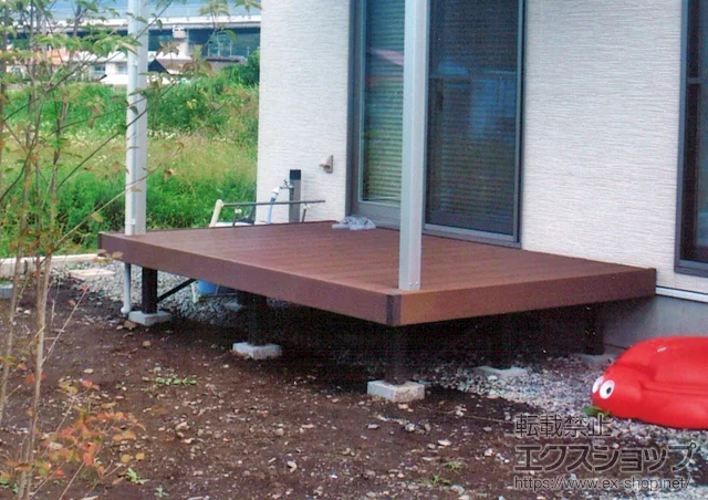 ���쌧����s��LIXIL ���N�V���i�g�X�e���j�̃E�b�h�f�b�L ���R�X�e�[�W �{�H��