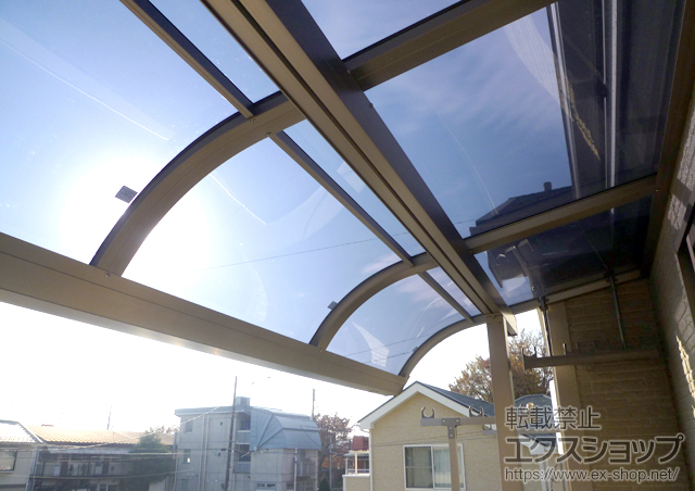 東京都東大和市のLIXIL リクシル（トステム）のバルコニー・ベランダ屋根 ライザーテラスII R型 屋根タイプ 単体+物干し＜2セット＞ 施工例