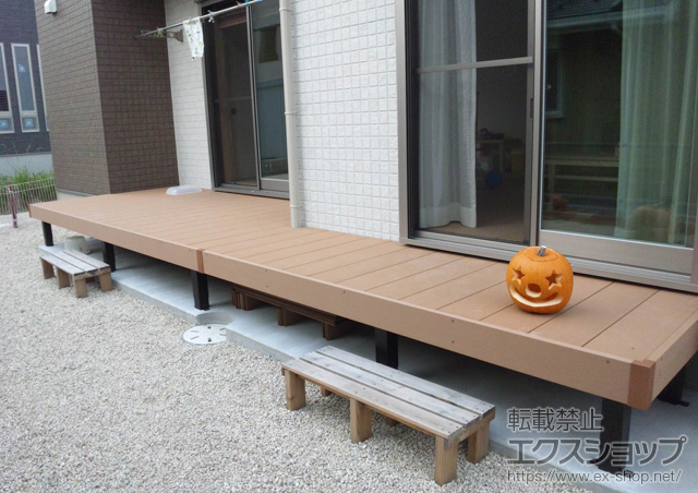 三重県亀山市ののウッドデッキ リウッドデッキ 200 連棟 施工例