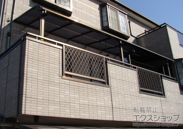 埼玉県戸田市のLIXIL リクシル（トステム）のテラス屋根 ライザーテラスII R型 屋根タイプ 連棟 積雪〜20cm対応 施工例