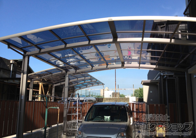 和歌山県和歌山市のLIXIL リクシル（トステム）のカーポート カーブポートシグマ? ワイド 積雪〜30cm対応 施工例