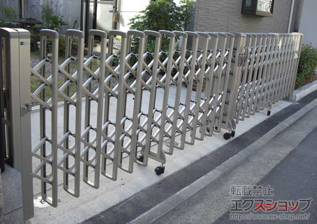 神奈川県川崎市ののカーゲート レイオス2型 ノンレール 両開き 施工例