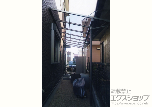 三重県四日市市のLIXIL リクシル（トステム）のテラス屋根 ライザーテラスII  F型 テラスタイプ 連棟 施工例