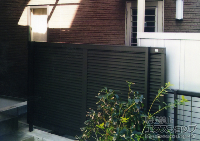 三重県四日市市のLIXIL リクシル（トステム）のフェンス・柵 ハイスクリーンフェンスA型 施工例