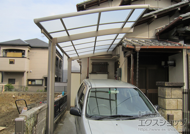 京都府京田辺のLIXIL リクシル（トステム）のカーポート カーブポートシグマIII 積雪〜30cm対応 施工例
