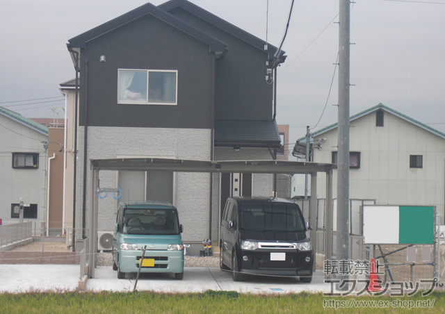 愛知県岡崎市のLIXIL リクシル（トステム）のカーポート エックスルーフ ワイド 積雪〜30cm対応+ 収納式物干し　標準 2本入り 施工例