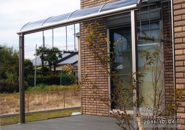 千葉県茂原市のLIXIL リクシル（トステム）のテラス屋根 ライザーテラスII R型 テラスタイプ 施工例