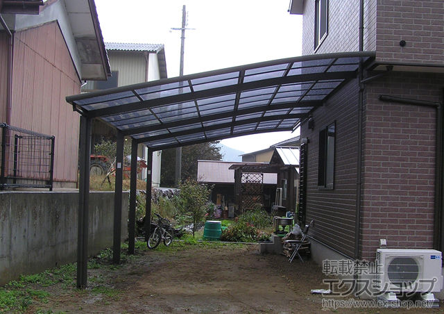 兵庫県丹波市のLIXIL リクシル（トステム）のカーポート ルーフポートシグマIII 縦連棟　積雪〜20cm対応 施工例