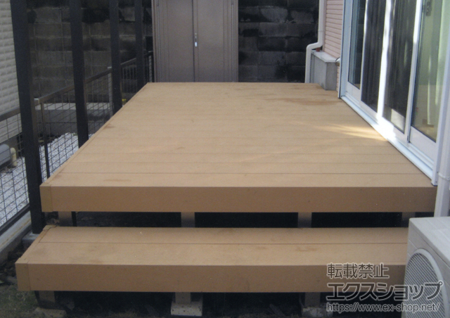 神奈川県横浜市ののウッドデッキ リウッドデッキ 200 単体+段床セット1段 片側面タイプ7尺用 施工例