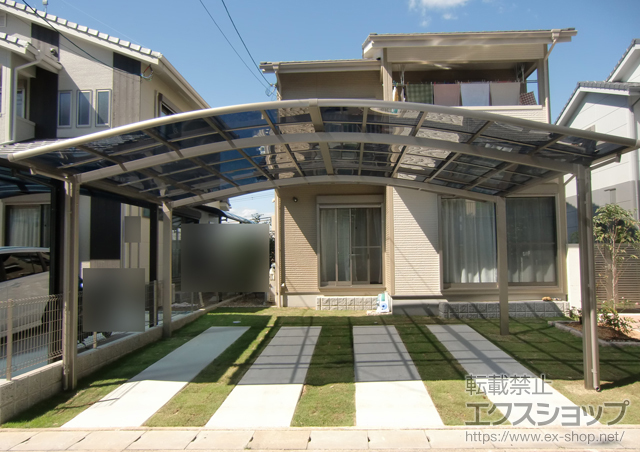 京都府京都市のLIXIL リクシル（トステム）のカーポート カーブポートシグマIII ワイド　積雪〜30cm対応
幅=6,060mm 施工例