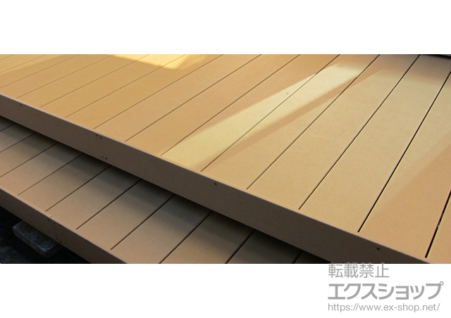 神奈川県横浜市のLIXIL リクシル（トステム）のウッドデッキ リコステージII 単体 施工例