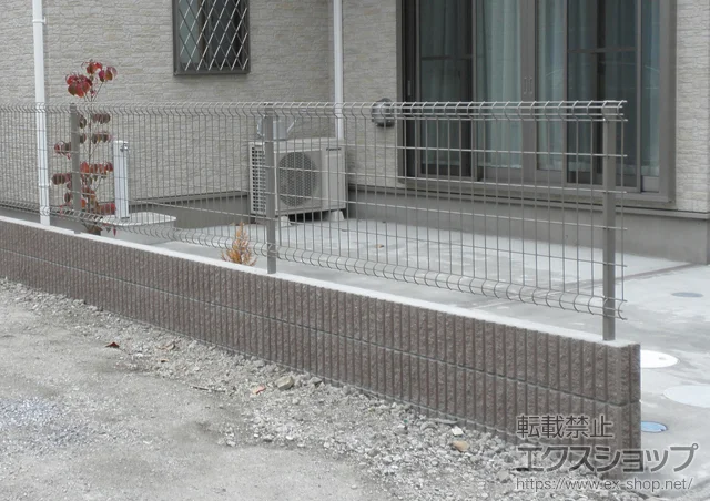 ��ʌ������s�̂̃t�F���X�E��E�� �n�C�O���b�h�t�F���XUF8�^ �{�H��