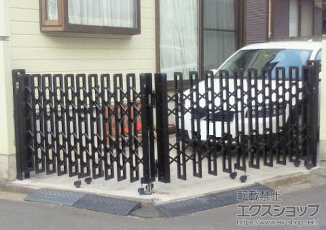 東京都東久留米市のLIXIL リクシル(新日軽)のカーゲート ニューエクジスXC型 ノンレール 片開き角地用 施工例