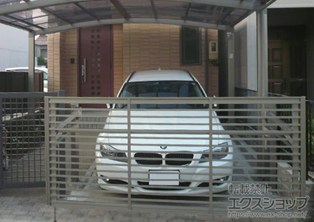 愛知県名古屋市のLIXIL リクシル（トステム）のカーポート カーブポートシグマIII ワイド　積雪〜30cm対応 施工例