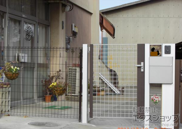 埼玉県大里郡寄居町のの門扉 ライフモダンII CA型門扉 片開き 機能門柱使用 施工例