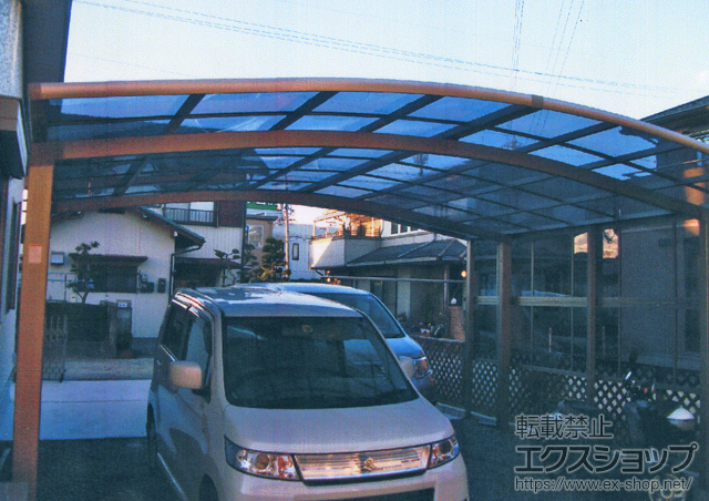 三重県四日市市のLIXIL リクシル（トステム）のカーポート カーブポートシグマIII ワイド　積雪〜30cm対応+サイドパネル1段用H800(\124,200) 施工例