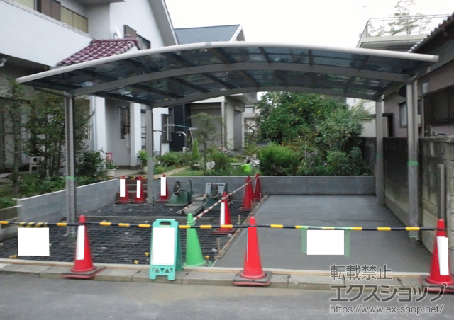 埼玉県北足立郡伊奈町のLIXIL リクシル（トステム）のカーポート カーブポートシグマIII ワイド 積雪〜30?対応 施工例