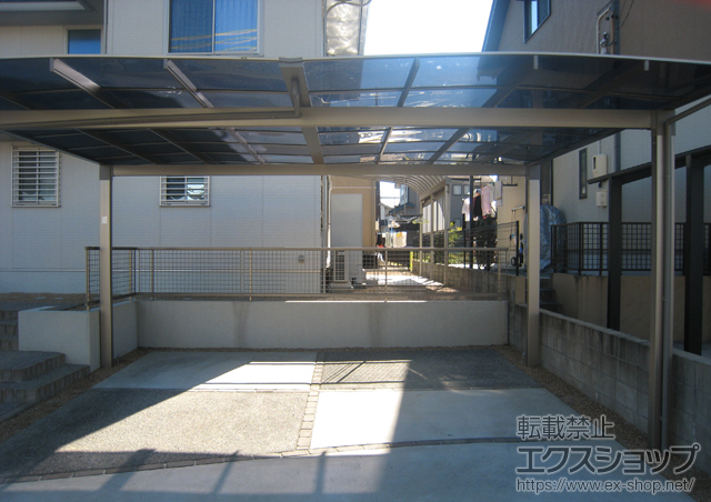 三重県伊賀市のLIXIL リクシル（トステム）のカーポート エックスルーフ ワイド　積雪〜30cm対応 施工例