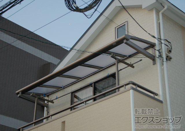 東京都調布市のLIXIL リクシル（トステム）のバルコニー・ベランダ屋根 パワーアルファ L型 ルーフタイプ 単体 積雪〜30cm対応 施工例