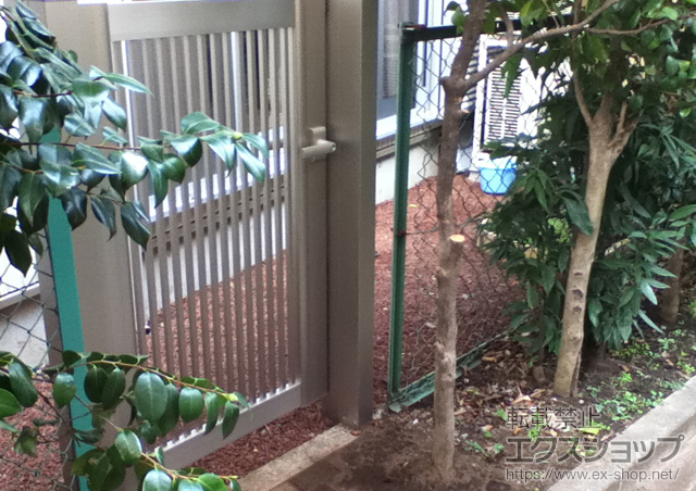 東京都目黒区のの門扉 プレシオス門扉 縦格子 片開き 門柱使用 施工例