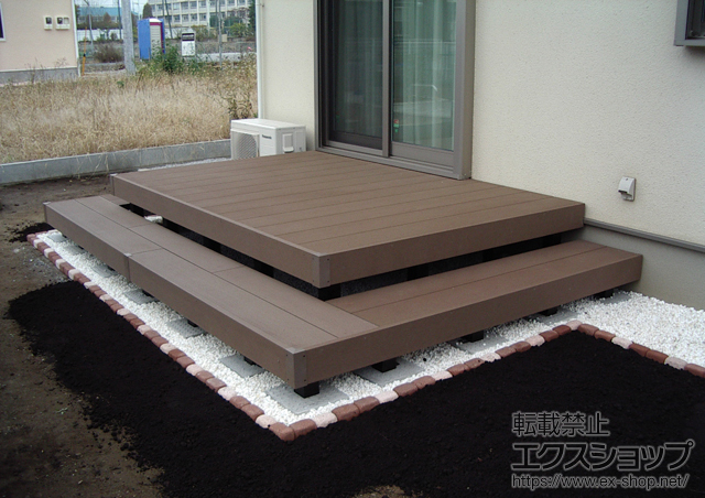 埼玉県川越市ののウッドデッキ リウッドデッキ 200 単体+段床セット1段 施工例