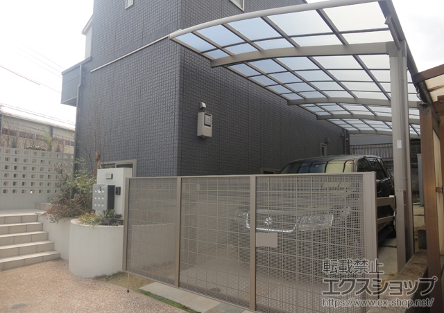 福岡県福岡市のLIXIL リクシル（トステム）のカーポート カーブポートシグマIII 縦連棟　積雪〜20cm対応 施工例