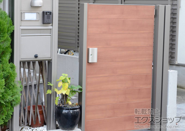 東京都世田谷区のの門扉 ライフモダンII YA型門扉 片開き 柱使用 施工例