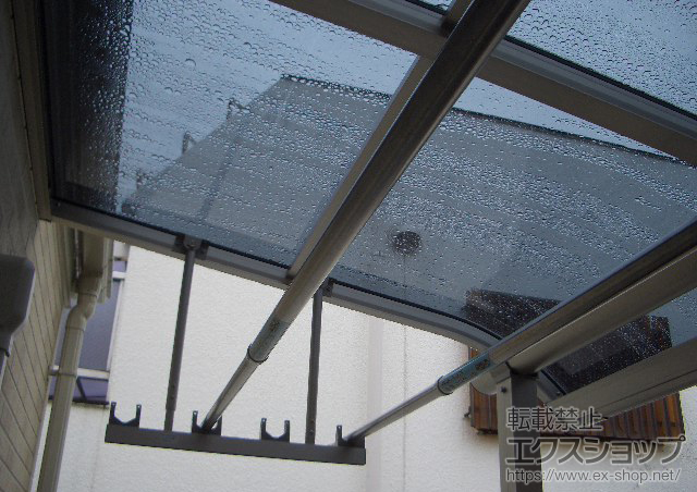 東京都新宿区ののバルコニー・ベランダ屋根 プレシオステラス R型 屋根タイプ 単体　積雪〜20cm対応 施工例