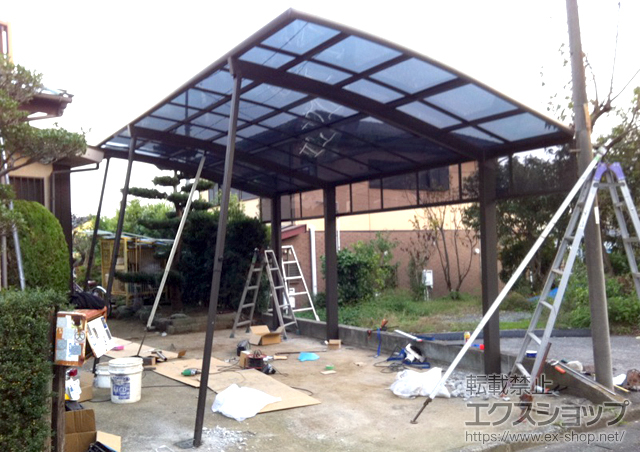 神奈川県中郡大磯町のLIXIL リクシル（トステム）のカーポート カーブポートシグマIII 延長 積雪〜30cm対応+サイドパネル 1段 H500 施工例