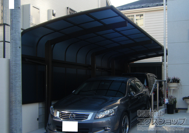 神奈川県横浜市ののカーポート プレシオスポート アルファ縦連棟 積雪〜20cm対応+アルファ用サイドパネル ハイルーフ用 施工例