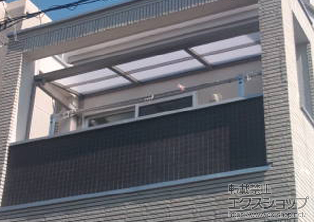 神奈川県横浜市のLIXIL リクシル（トステム）のテラス屋根 ライザーテラスII F型 ルーフタイプ 単体 積雪〜20cm対応 施工例