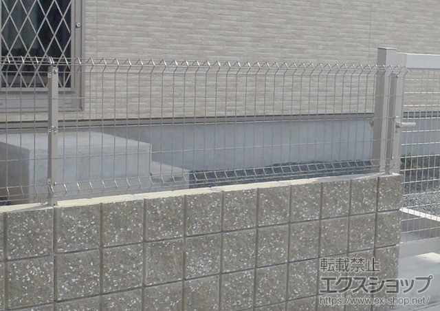 熊本県合志市ののフェンス・柵 イーネットフェンス1F型 フリーポールタイプ 施工例