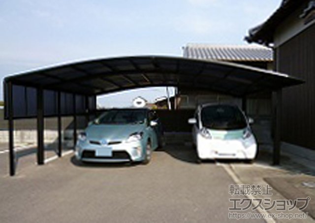 香川県丸亀市のLIXIL リクシル（トステム）のカーポート カーブポートシグマIII ワイド 積雪〜30cm対応+カーブポートシグマIII サイドパネル 施工例