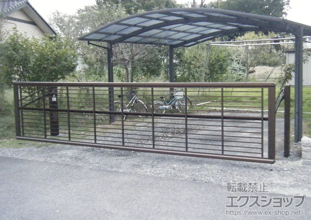 茨城県下妻市のYKKAPのカーゲート エクスラインアップゲート ワイド 1型 手動式 施工例